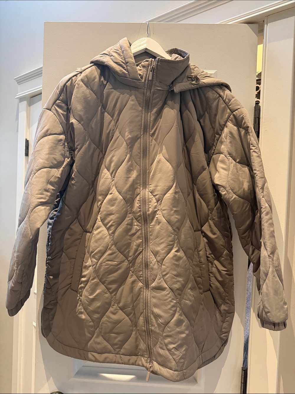 Reitmans Quilted Hooded Puffer Jacket in Taupe
